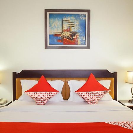 Oyo 108 Hotel Surya Jakarta Buitenkant foto