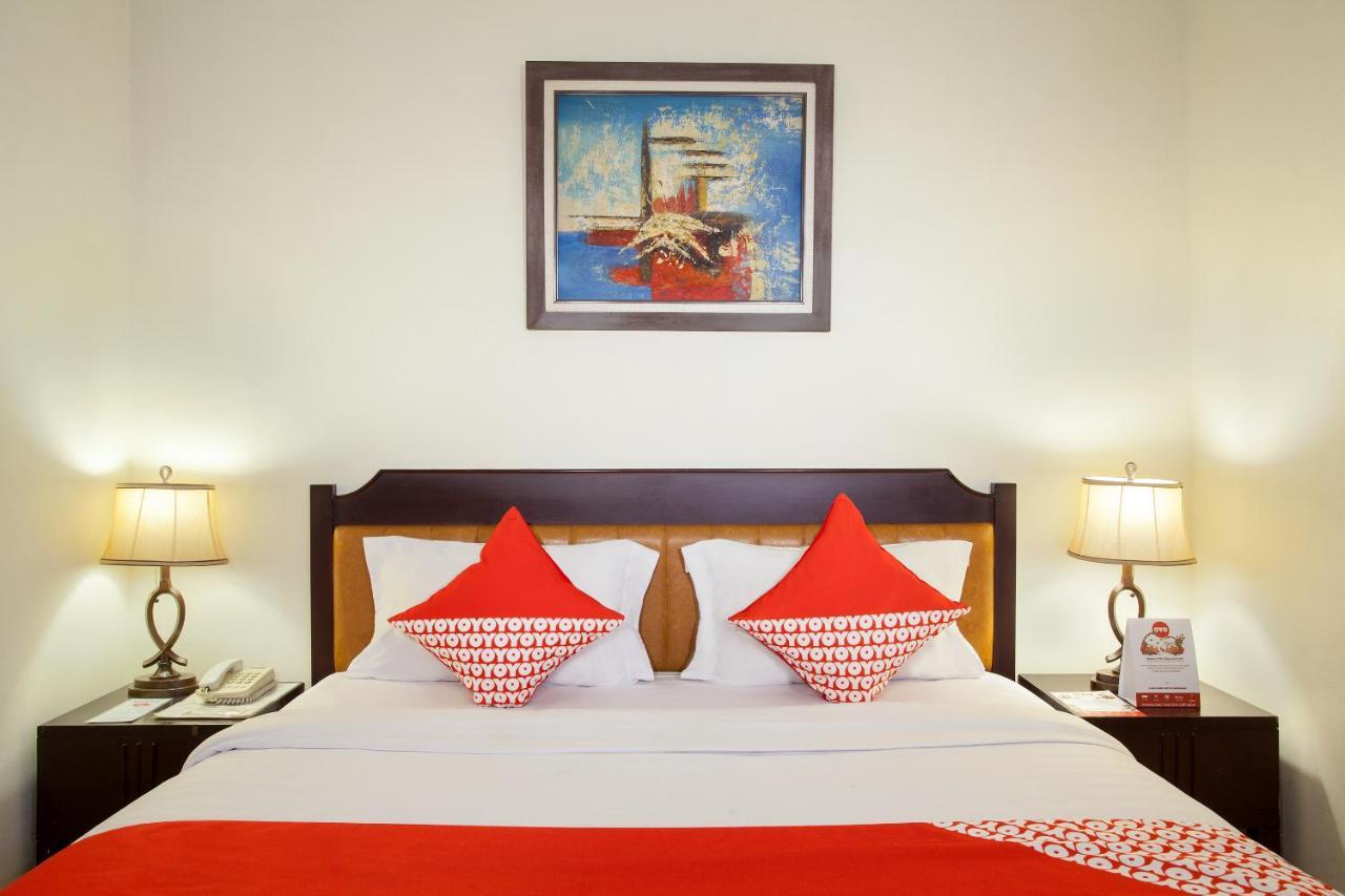 Oyo 108 Hotel Surya Jakarta Buitenkant foto