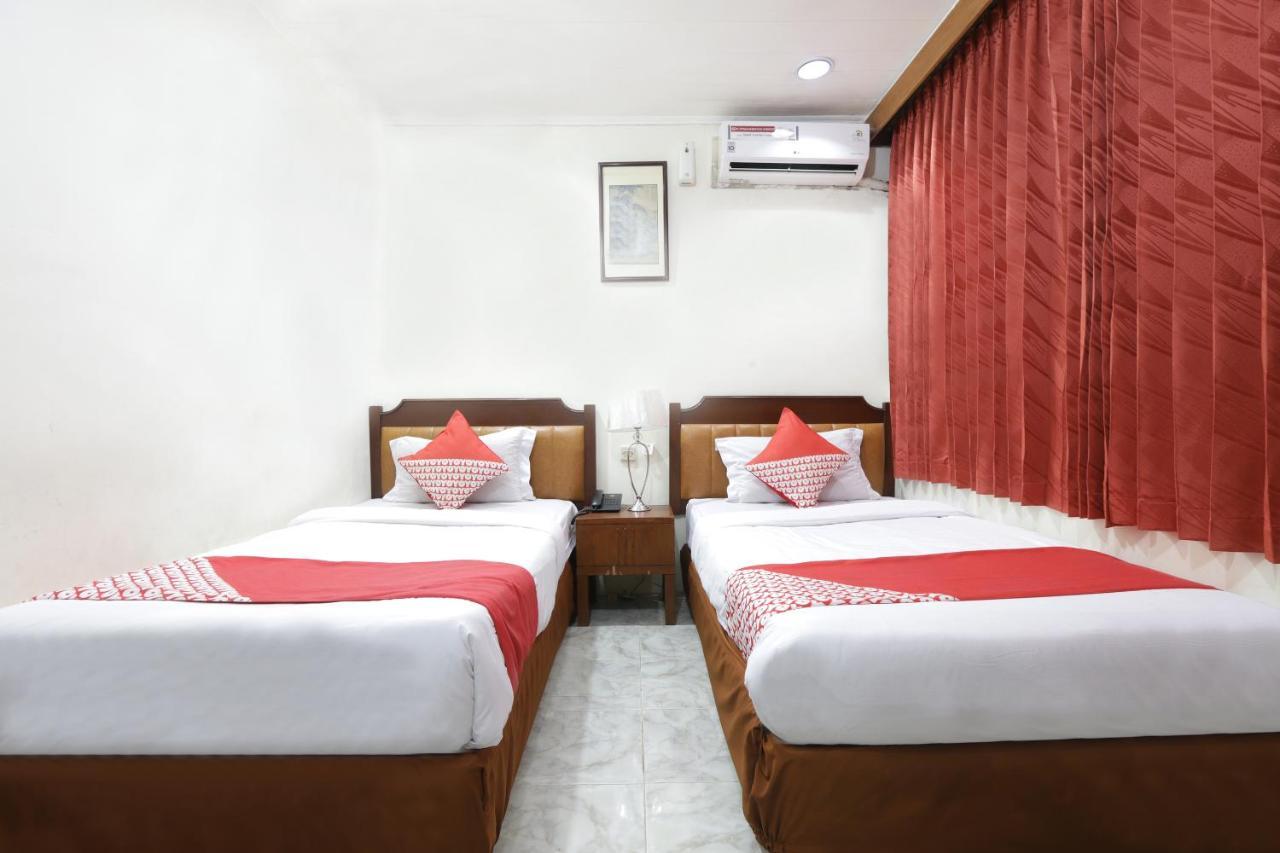 Oyo 108 Hotel Surya Jakarta Buitenkant foto