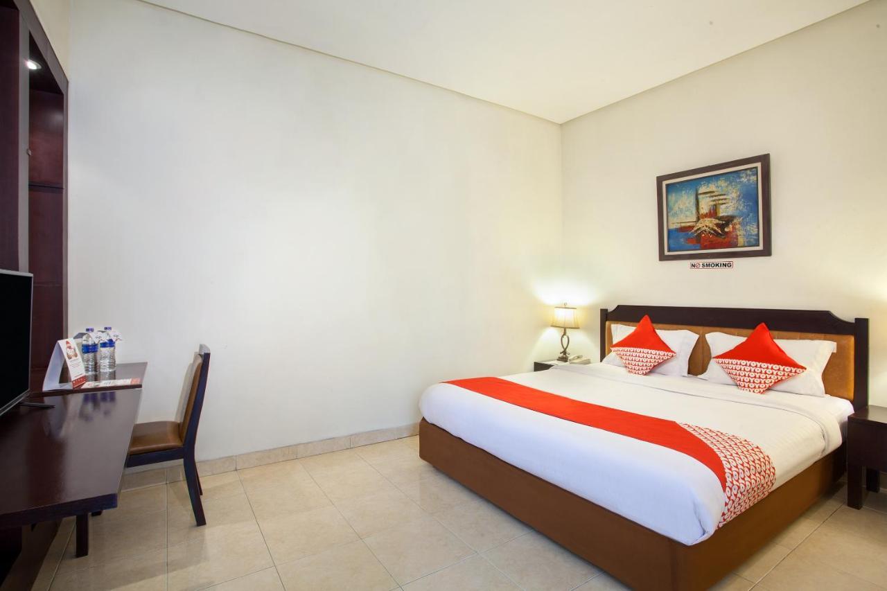 Oyo 108 Hotel Surya Jakarta Buitenkant foto