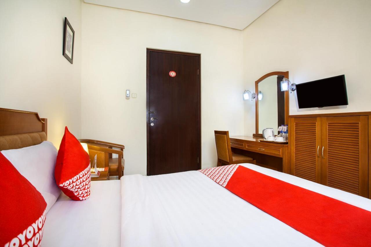 Oyo 108 Hotel Surya Jakarta Buitenkant foto