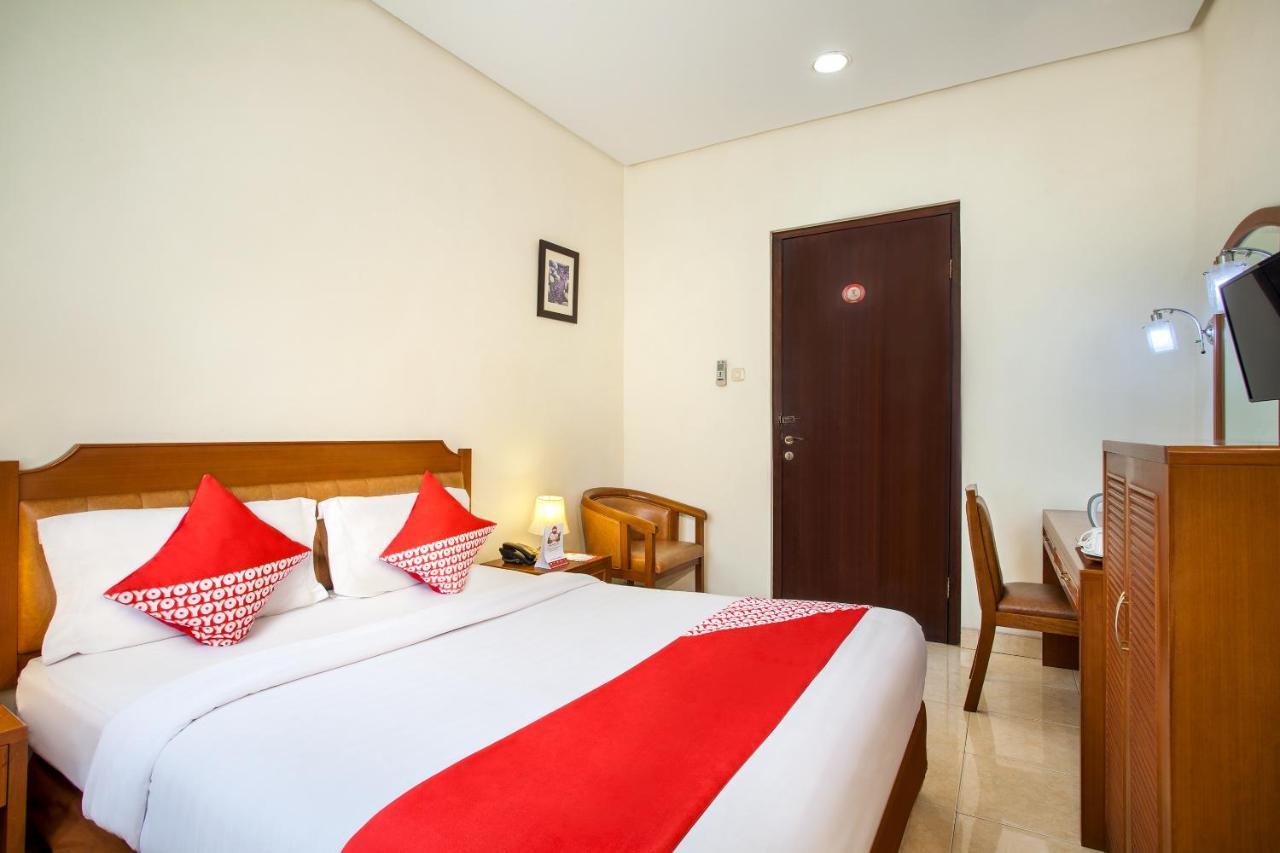 Oyo 108 Hotel Surya Jakarta Buitenkant foto