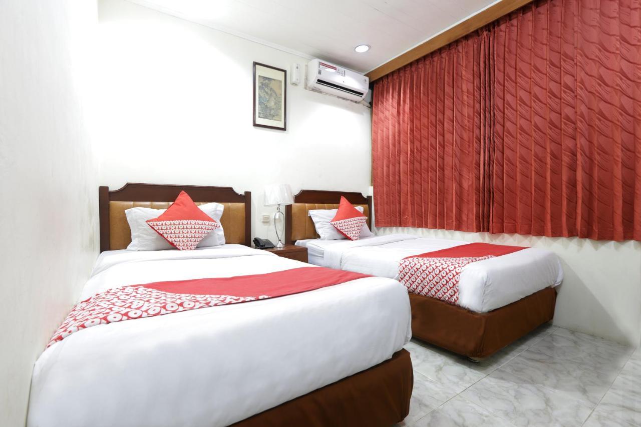 Oyo 108 Hotel Surya Jakarta Buitenkant foto