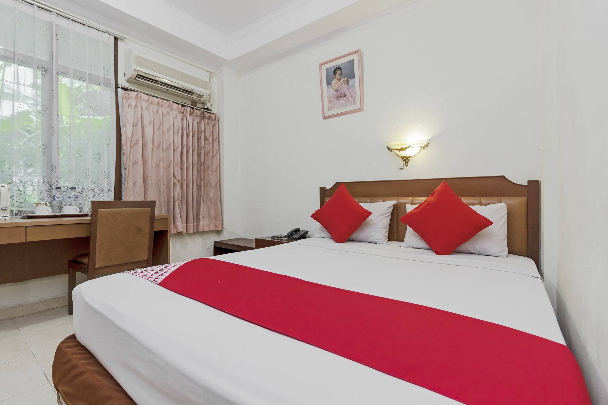 Oyo 108 Hotel Surya Jakarta Buitenkant foto