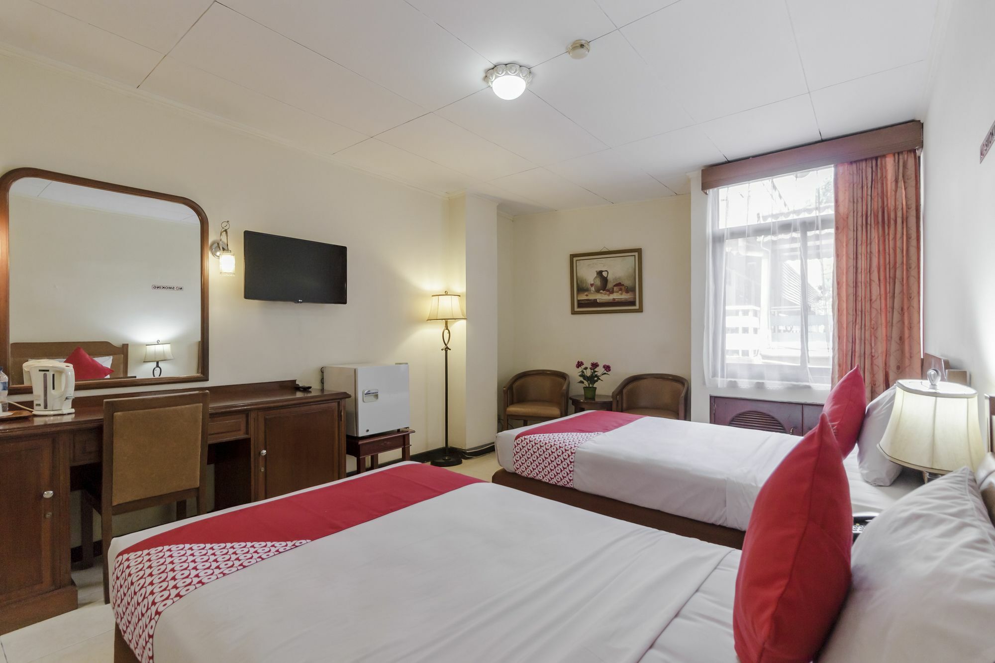 Oyo 108 Hotel Surya Jakarta Buitenkant foto