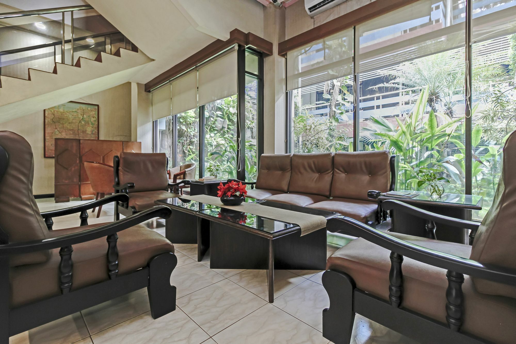 Oyo 108 Hotel Surya Jakarta Buitenkant foto