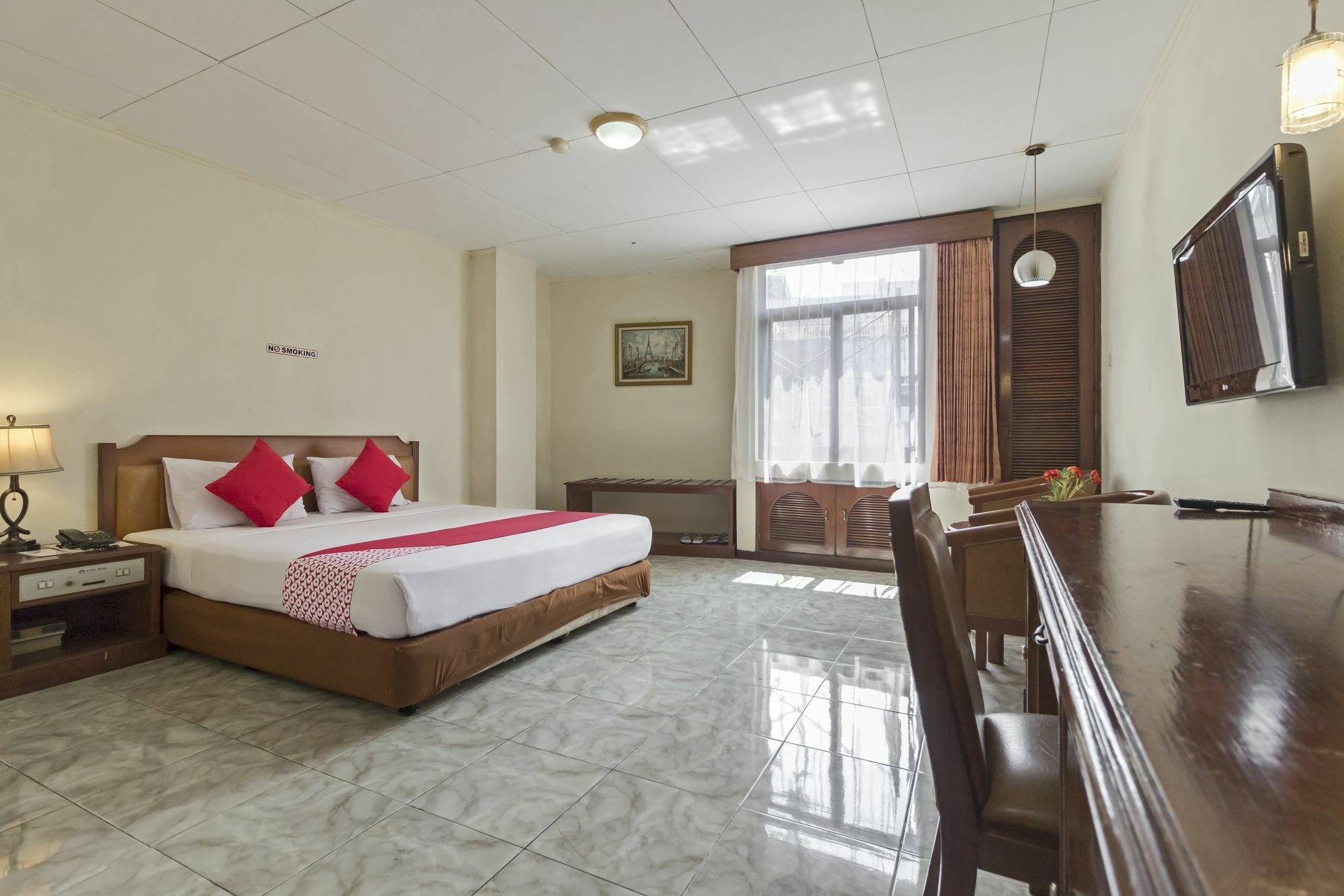 Oyo 108 Hotel Surya Jakarta Buitenkant foto