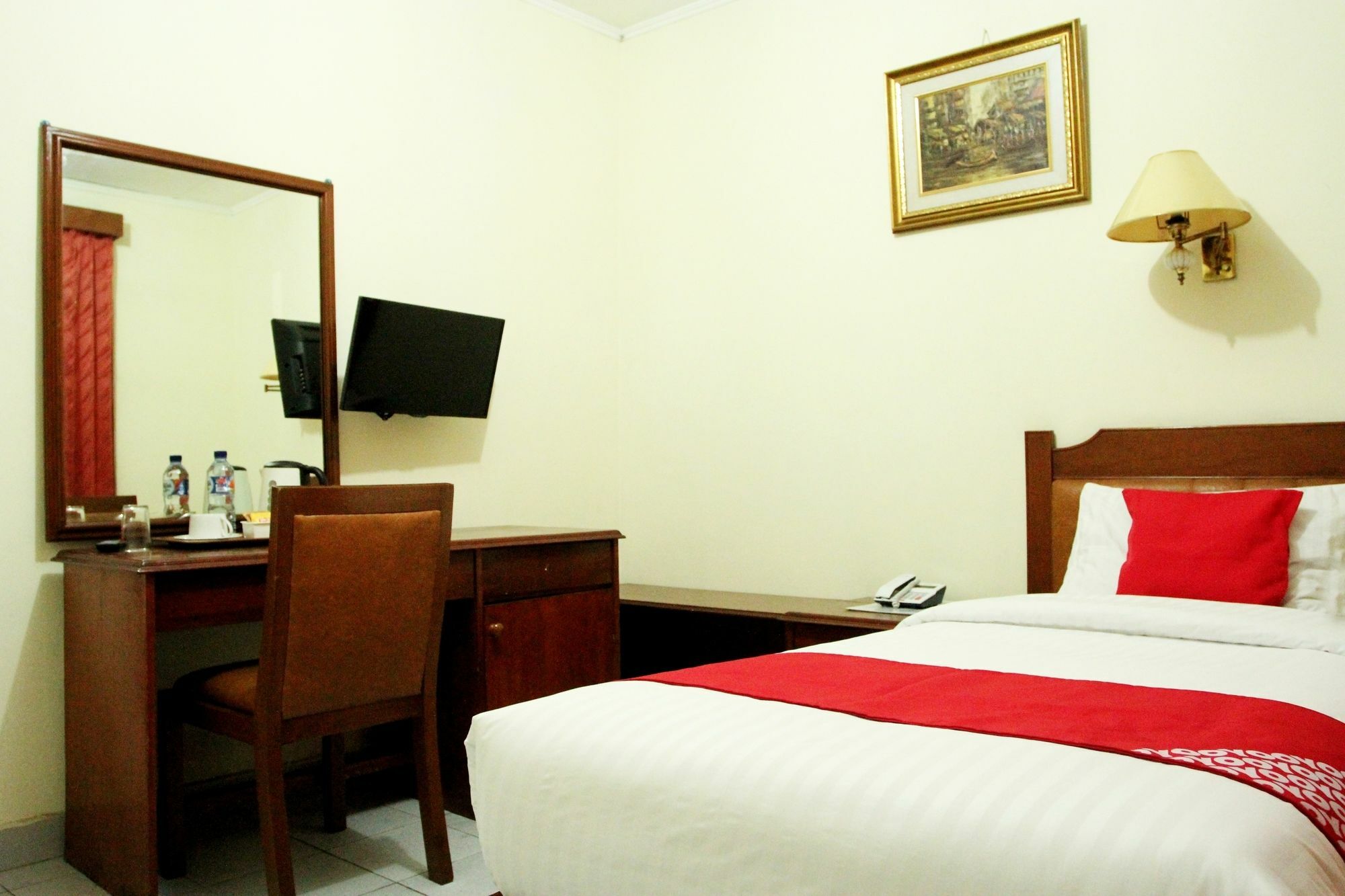 Oyo 108 Hotel Surya Jakarta Buitenkant foto
