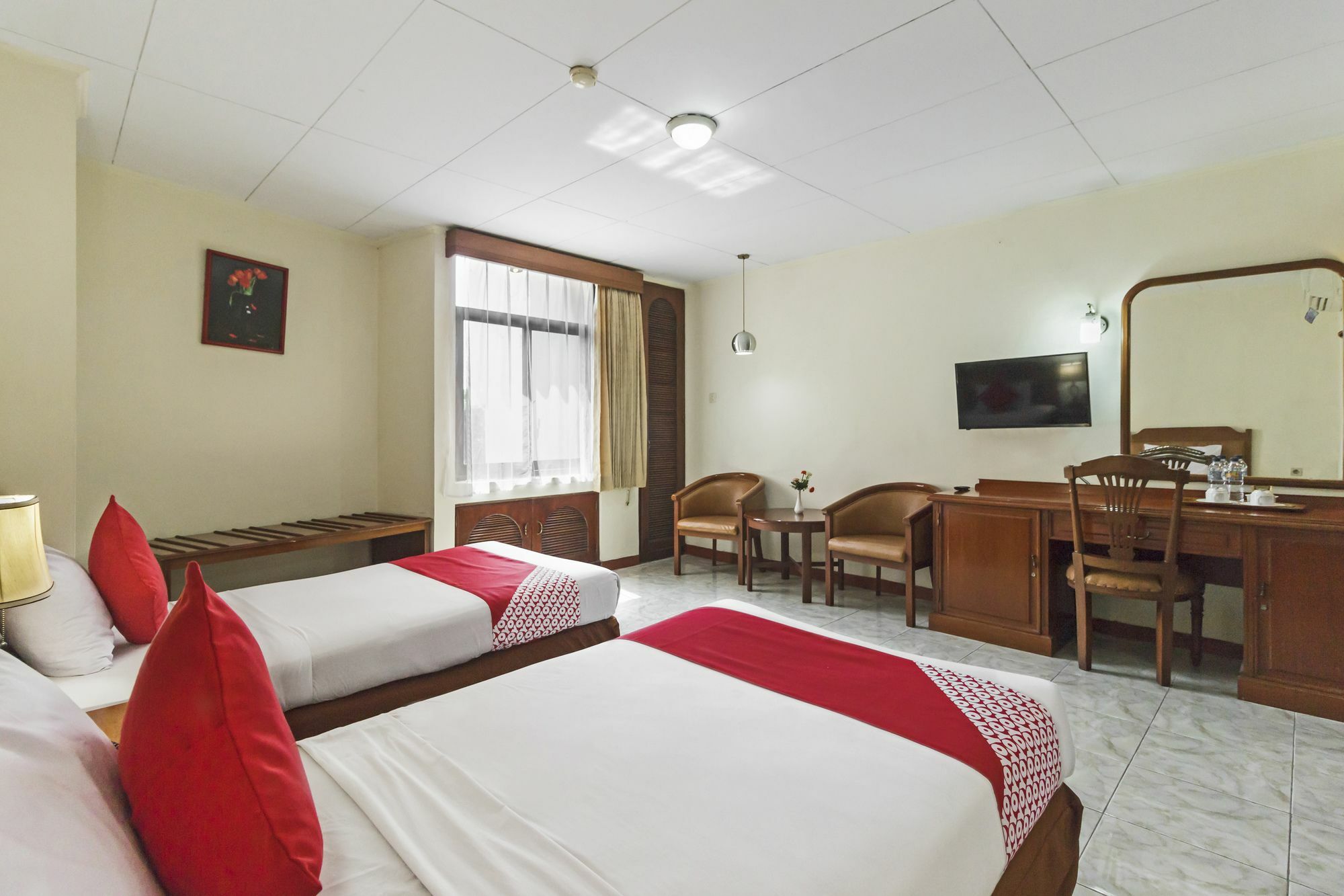 Oyo 108 Hotel Surya Jakarta Buitenkant foto