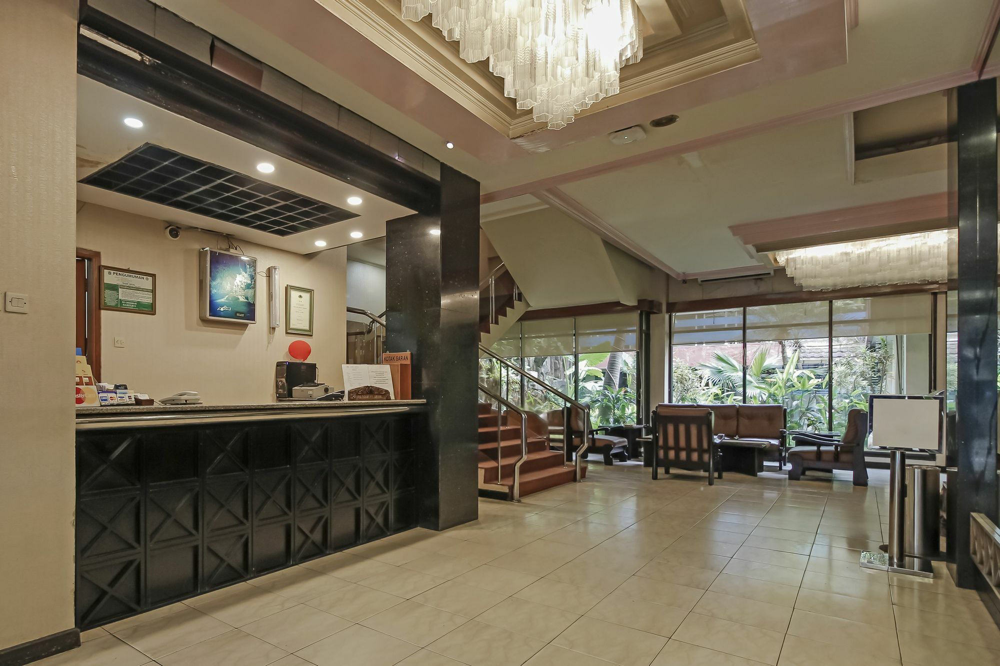 Oyo 108 Hotel Surya Jakarta Buitenkant foto