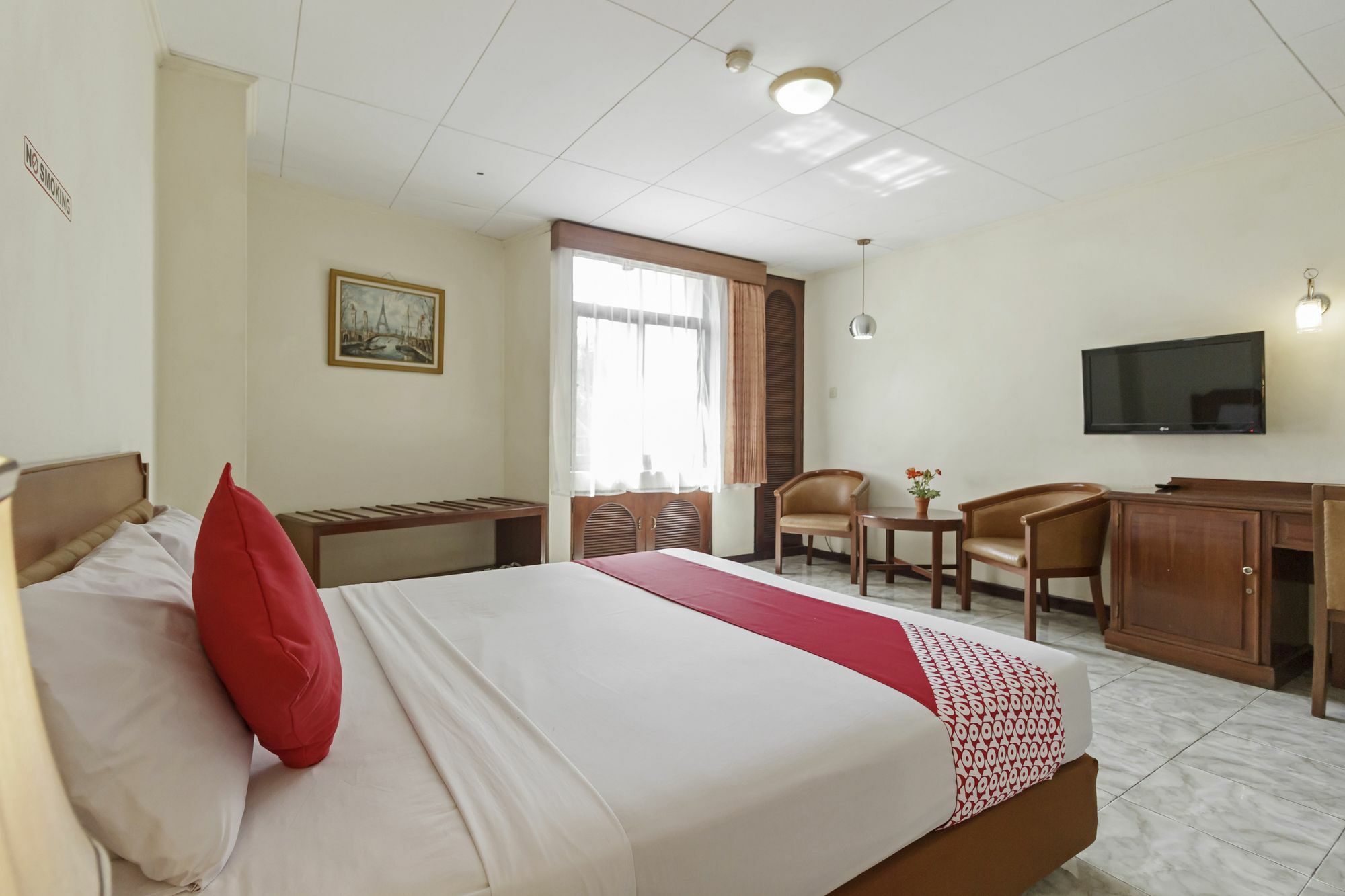 Oyo 108 Hotel Surya Jakarta Buitenkant foto