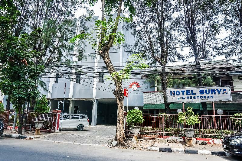 Oyo 108 Hotel Surya Jakarta Buitenkant foto