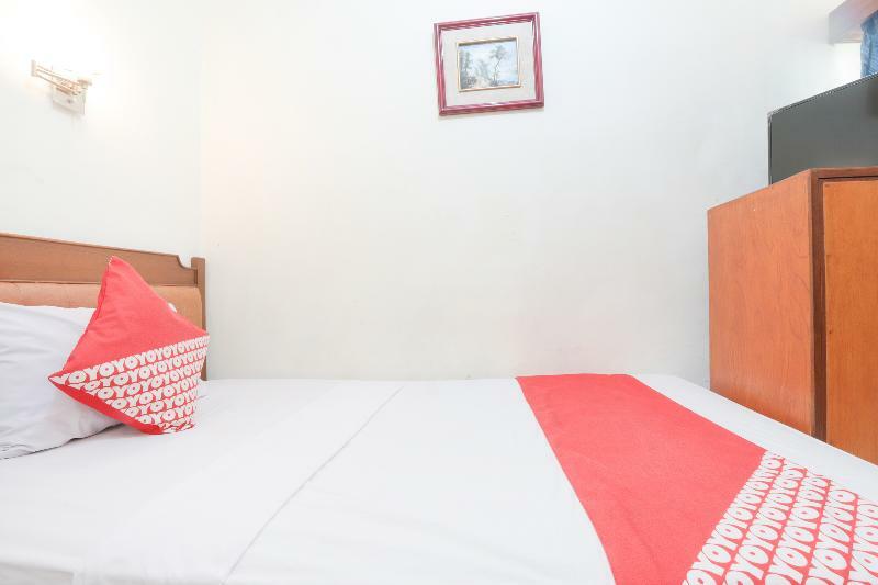 Oyo 108 Hotel Surya Jakarta Buitenkant foto