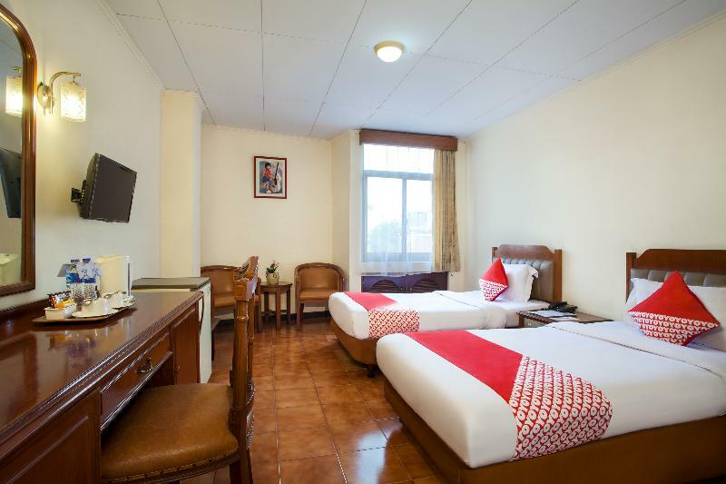 Oyo 108 Hotel Surya Jakarta Buitenkant foto